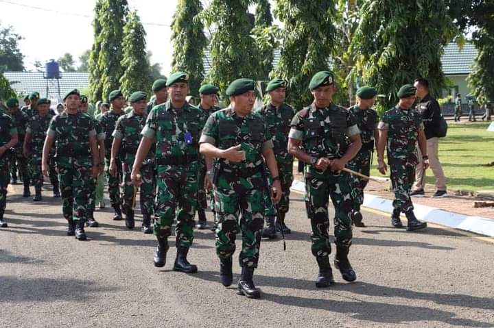 Kunker Pangdivif 1 Kostrad ke Batalyon Infanteri Para Raider 305/ Tengkorak