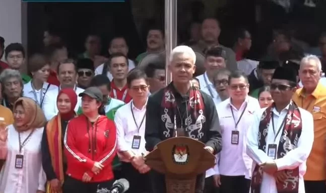 Ganjar Pranowo Sampaikan Pidato Politik Setelah Mendaftar Sebagai Capres di Pilpres 2024 Bersama Mahfud MD